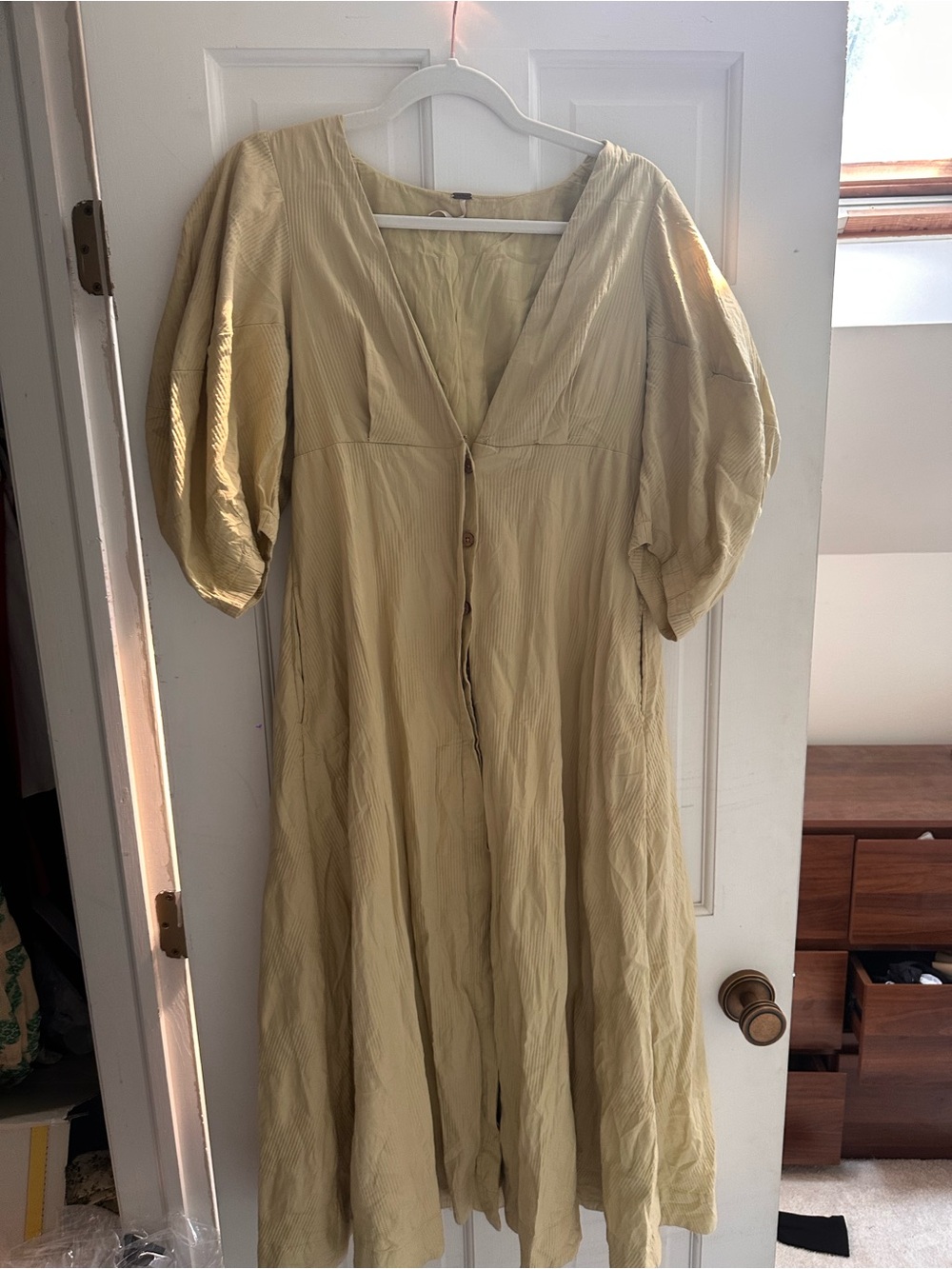 Free People Pale Yellow/Green V-Neck Midi Dress with Puff Sleeves and Pocketa